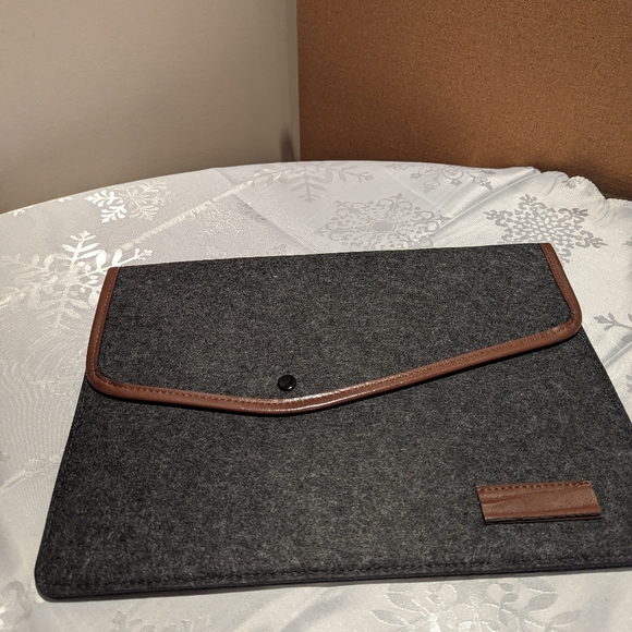 Wool Felt Laptop Sleeve Case - Picture 1 of 7